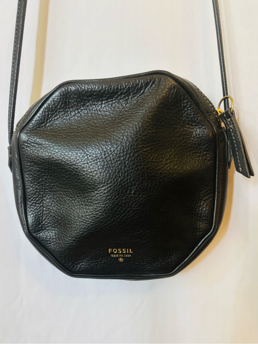 Fossil Octagon Leather Crossbody Bag | Black | Gold Hardware | Zip Top